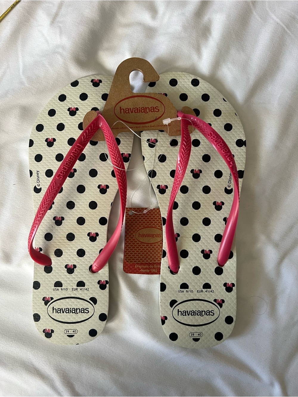 Disney Havaianas Women’s White Polka Dot Flip Flops with Pink Straps